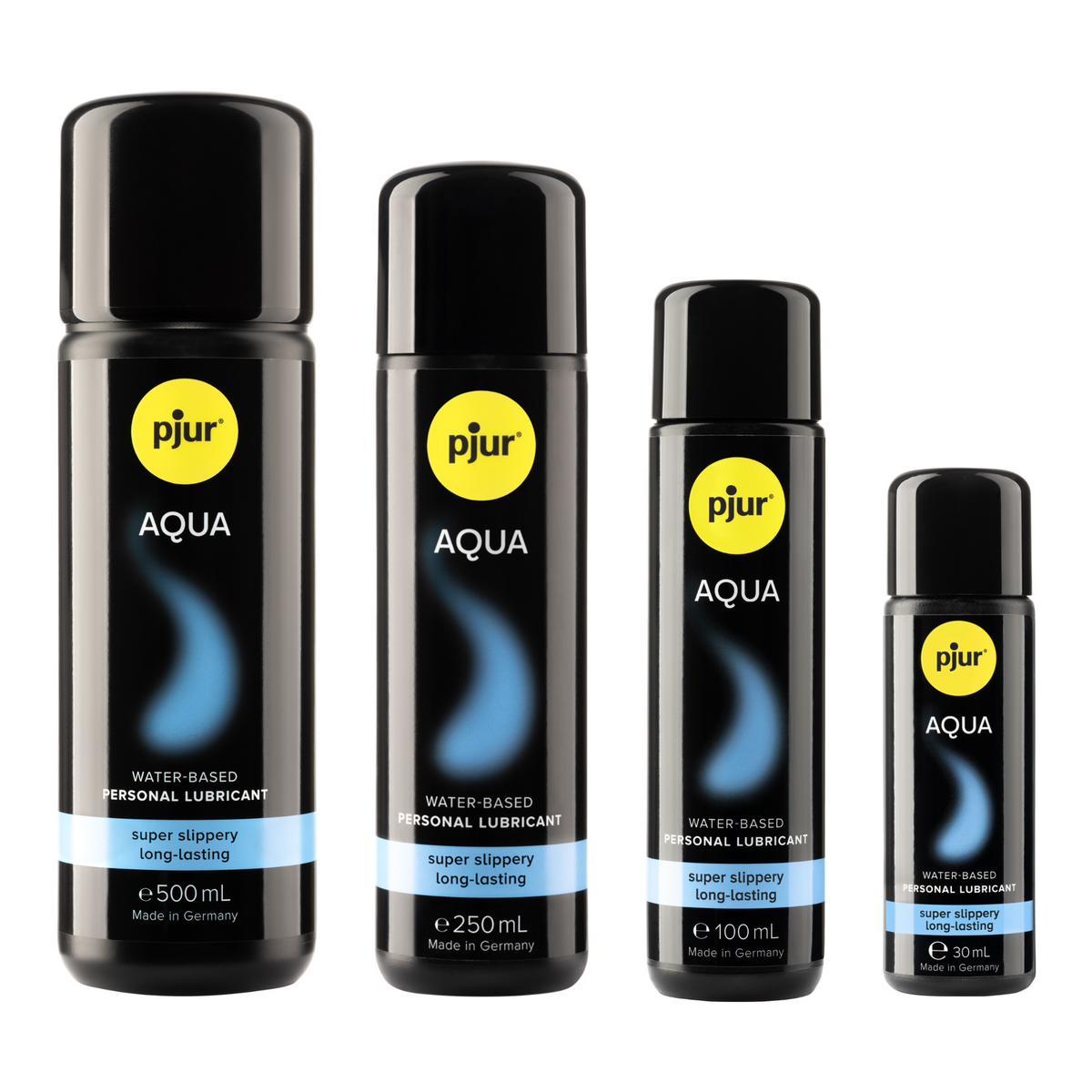 A lineup of four black bottles of Pjur Aqua water-based personal lubricant in varying sizes (500ml, 250ml, 100ml, and 30ml) against a white background.  Imagen principal del producto