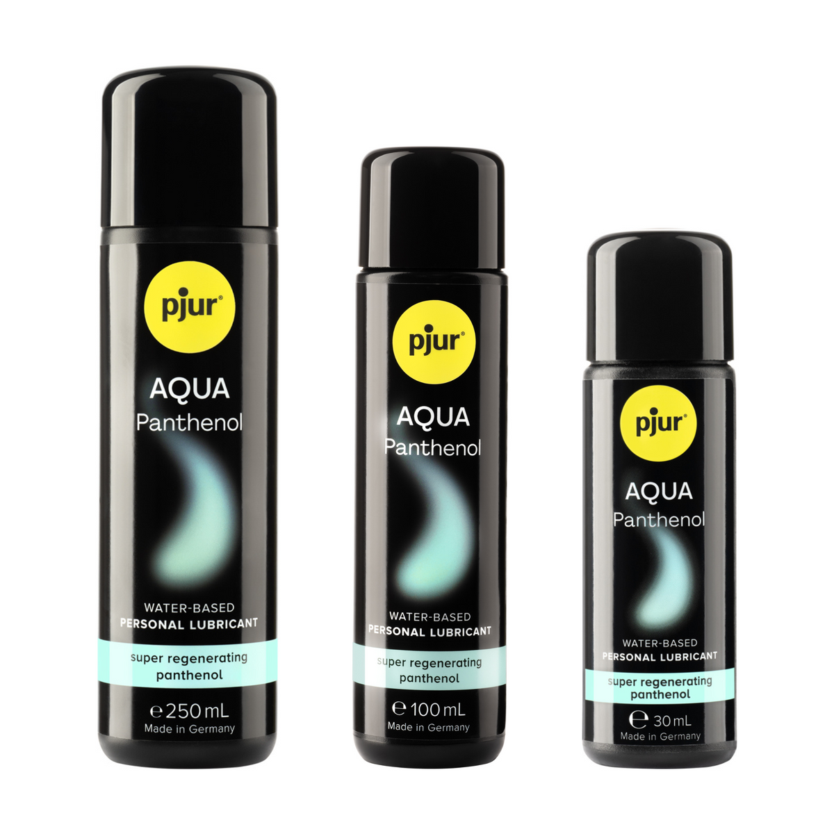 Three black bottles of pjur AQUA Panthenol water-based personal lubricant are arranged in descending order of size against a white background.  Imagen principal del producto