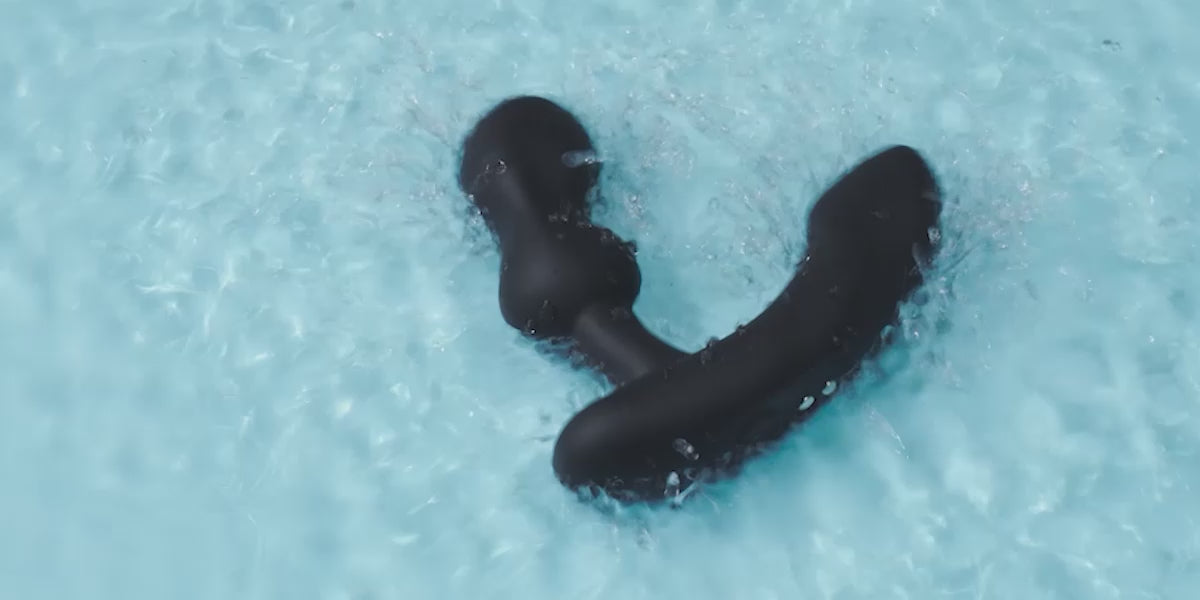 Video showing waterproof properties of Lovense Edge 2 App-Controlled Prostate Massager.